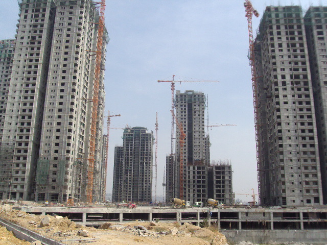 High-rise residential tower under construction with aluminium formwork systems